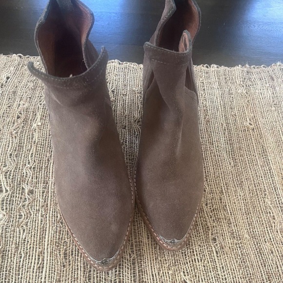 Jeffrey Campbell Cromwell Suede Taupe Brown Cut Out Western Ankle Boots booties - Picture 3 of 7